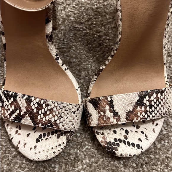 High heels - Picture 5 of 7